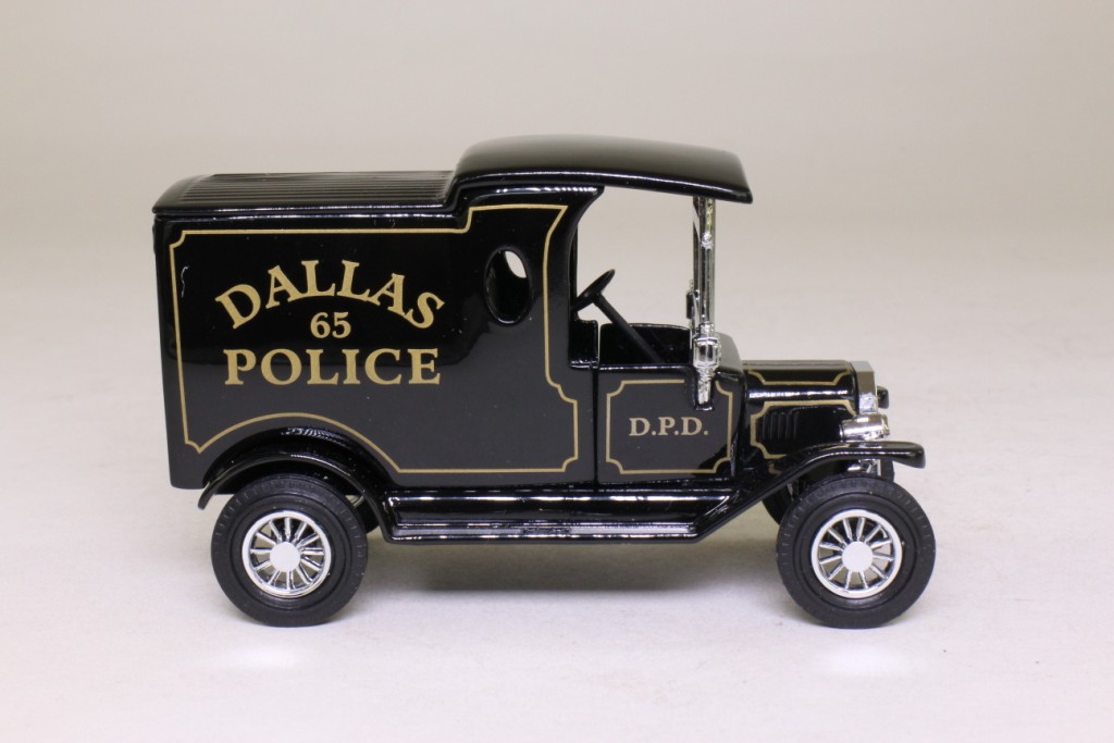 America's Finest: The Vintage Police Cars Collection